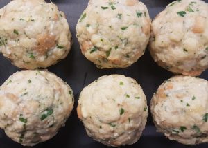 Read more about the article Semmelknödel<br><small><small>die nicht zerkochen</small></small>