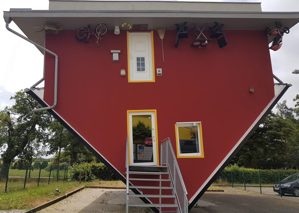 Haus Kopfuber Frag Die Oma Blog