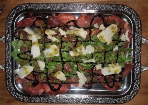 Read more about the article Bresaola<small><small><br>mit Rucola und Parmesan</small></small>